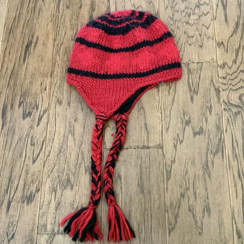 The North Face Cable Knit Beanie One Size Red And Black Winter Hat
